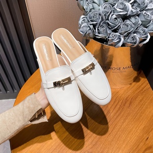 Sandalias de Lujo de Diseñador, Ligeras, con Punta Reforzada de Cuero, Cierre de Hebilla Seguro, Suela de Goma, Perfectas para Uso en Exteriores - Product Image 3