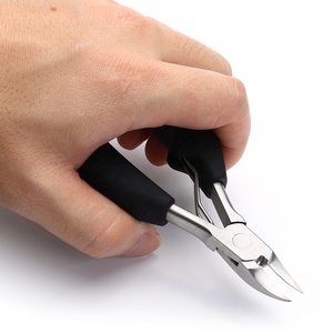 Cortador de Unhas Profissional FOCSTAR, Alicate de Cutícula com 5 Opções de Cores, Lâmina Curvada em Aço Inoxidável, Abertura Larga e Durável - Product Image 5