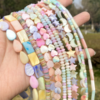 Prix usine naturel coloré coquille perles étoile lune ronde entretoise perles en vrac pour la fabrication de bijoux bracelets à bricoler soi-même accessoires