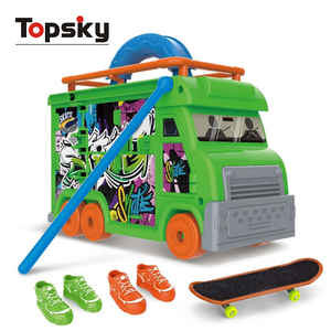 Skateboards à doigts amusants avec rampe, voitures <span class=keywords><strong>en</strong></span> plastique moulées sous pression, jouets pour enfants, jeu de bureau pour garçons - Product Image 1