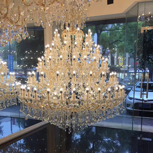 Lampadario Moderno Personalizzato 2024 in Vetro e Ferro con Dettagli in Bambù per Hall di Hotel, Sale Matrimoni e Spazi Residenziali - Lampade a Sospensione in Vendita - Product Image 3