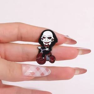 Broche sur le thème du dessin animé Funky <span class=keywords><strong>Joker</strong></span> Broche en métal unique pour la décoration de tenues pour Noël Fête nationale Halloween Graduation - Product Image 3
