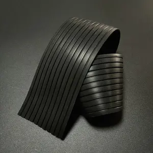 Zwarte Strip-Type Snijden Aangepaste Waterdichte Geëxtrudeerd Siliconen Waterstop Riem Met Anti-Vermoeidheid En Uv-bescherming