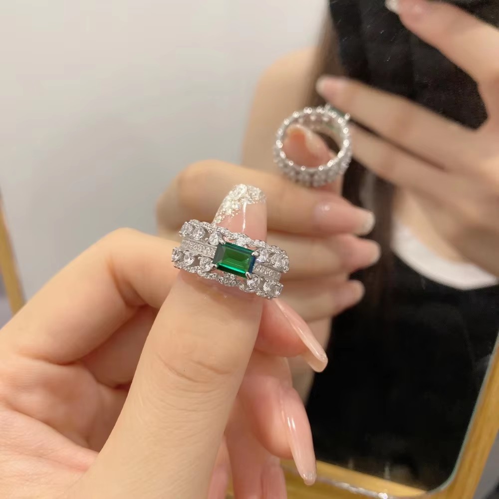 Женское кольцо с 925
