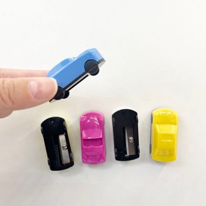 Sacapuntas Pequeño y Económico para Niños, 6 Colores Surtidos, Diseño de Auto - Product Image 4