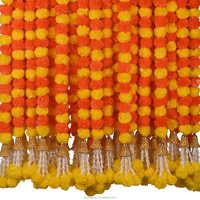 Karangan Bunga Marigold Buatan Tradisional India dengan Lonceng untuk Dekorasi Festival Rumah Mehndi Haldi.
