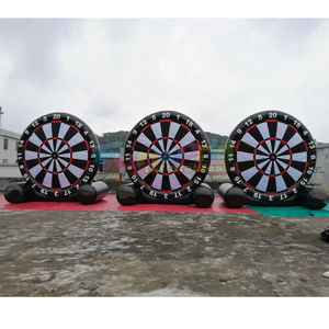 Tablero de dardos gigante inflable para deportes al aire libre con velcro, juego de fútbol con dardos y pelotas. - Product Image 1