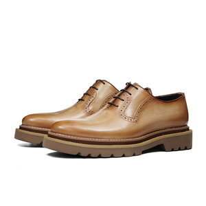 Zapatos de hombre de cuero brocado con grabado de caña alta, zapatos estilo Oxford de cuero genuino en colores retro. - Product Image 1