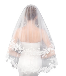 2025 nouveau <span class=keywords><strong>voile</strong></span> de mariée en dentelle florale brodée à deux niveaux avec peigne à cheveux en métal court <span class=keywords><strong>voile</strong></span> de mariage fait à la main casque de mariage - Product Image 2