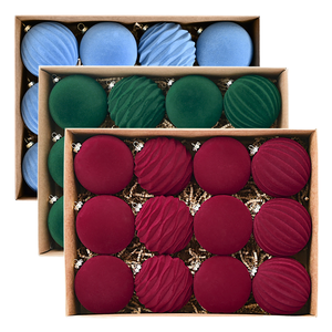 Bolas de Navidad de Terciopelo Borgoña y Blanco de Alta Calidad, Hechas a Mano, Resistentes a los Golpes, de 8 cm - Product Image 1