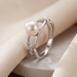 Bague en argent S925 avec perle d'eau douce creuse et zircone cubique, design original – Bijoux pour femmes élégants et minimalistes - Product Image 3
