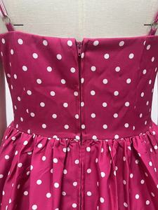 Nuovo Abito Estivo da Donna Vintage <span class=keywords><strong>a</strong></span> Doppio Strato con Bretelle, Sottogonna Ampia, Lunghezza Media, Sfondo Rosso Rosa e <span class=keywords><strong>Pois</strong></span> Bianchi, con Fiocco in Vita - Product Image 5