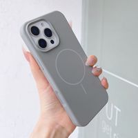 Nouveau étui de téléphone en silicone de charge sans fil pour iPhone 16 étui de téléphone magnétique en silicone pour iphone 16 15 14 13 12 Pro