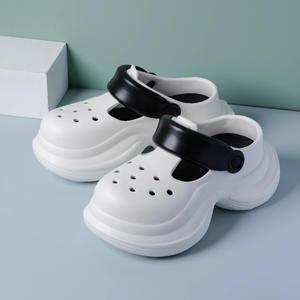 Sabots à plateforme blancs et roses pour femmes, sandales de plage antidérapantes à semelle épaisse, couleurs acidulées quatre saisons, style Crocs BC 2501 - Product Image 2
