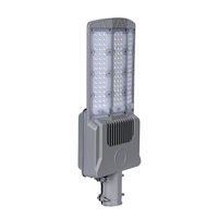 Fabricant personnalisé 100w 200w télécommande IP65 étanche tout en deux éclairage public LED extérieur à énergie solaire