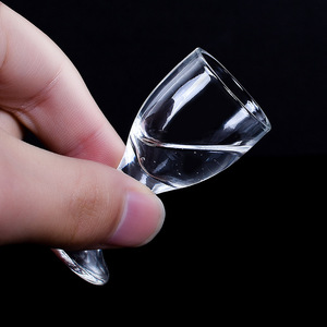 Verre à shot miniature à pied courbé pour une seule portion, idéal pour les fêtes - Product Image 1