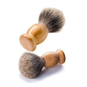 Pinceau à raser professionnel de haute qualité pour droitiers, manche en bois, poils en nylon, pour le rasage de la barbe, avec logo et emballage personnalisés - Product Image 3