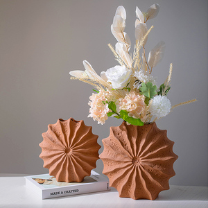 Jarrón de cerámica nórdico creativo, adornos de terracota de lujo, flor seca hidropónica Simple, decoración de Hotel para el hogar, cerámica roja - Product Image 2
