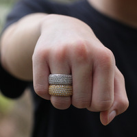 Bague unisexe en acier inoxydable de haute qualité, plaquée or, large, entièrement sertie de zircone cubique taille princesse