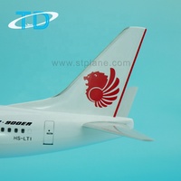 Modèle d'avion B737-900ER Lion Air en résine personnalisé, cadeau d'affaires, artisanat européen