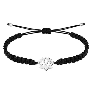 กำไลข้อมือสีดำทำจากสเตนเลสคุณภาพดีพร้อมดอกบัวสีเงิน - Product Image 1