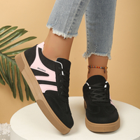 Baskets rétro pour femmes en daim noir à rayures roses, semelle en caoutchouc, à lacets, chaussures plates décontractées, baskets tendance
