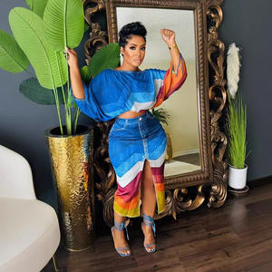 S10867 Trendy yaz etek setleri 2 parça kıyafetler kadınlar için tekne boyun baskılı yarasa kollu üst ve bölünmüş kısa etek iki parçalı Set - Product Image 3