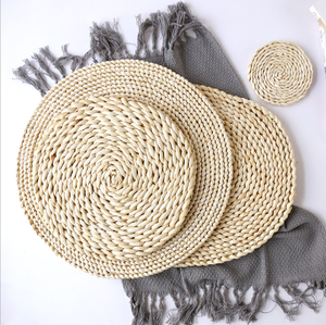 Tapete de mesa de paja tejida hecha a mano, estera de té de estilo japonés con piel de maíz natural para el hogar, aislante del calor - Product Image 1