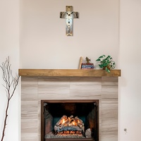 Moderne Jesus-Kreuz Wanduhr Wohnzimmer-Deko Luxuriöse Geräuschlose Quarzuhr für Wohnzimmer und Kirchendekoration
