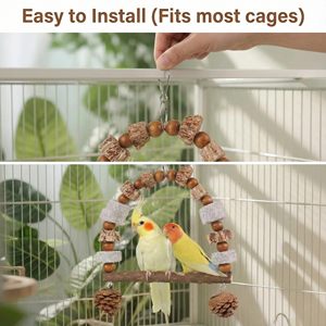 Ensemble de jouets naturels pour oiseaux : Arche en <span class=keywords><strong>bois</strong></span>, balançoire, balle Sola, <span class=keywords><strong>jouet</strong></span> déchirable, perchoir suspendu pour la recherche de nourriture avec cônes de pin, pierre ponce, coupe-bec - Product Image 6