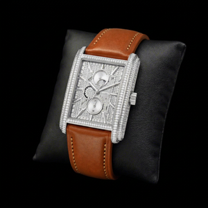 Montre rectangulaire de luxe sertie de diamants avec bracelet en cuir marron, un élément d'élégance pour un style moderne - Product Image 1