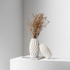 Jarrón de cerámica blanca con diseño cónico único impreso en 3D personalizado para tulipanes, florero nórdico moderno, decoración del hogar para la sala de estar - Product Image 3