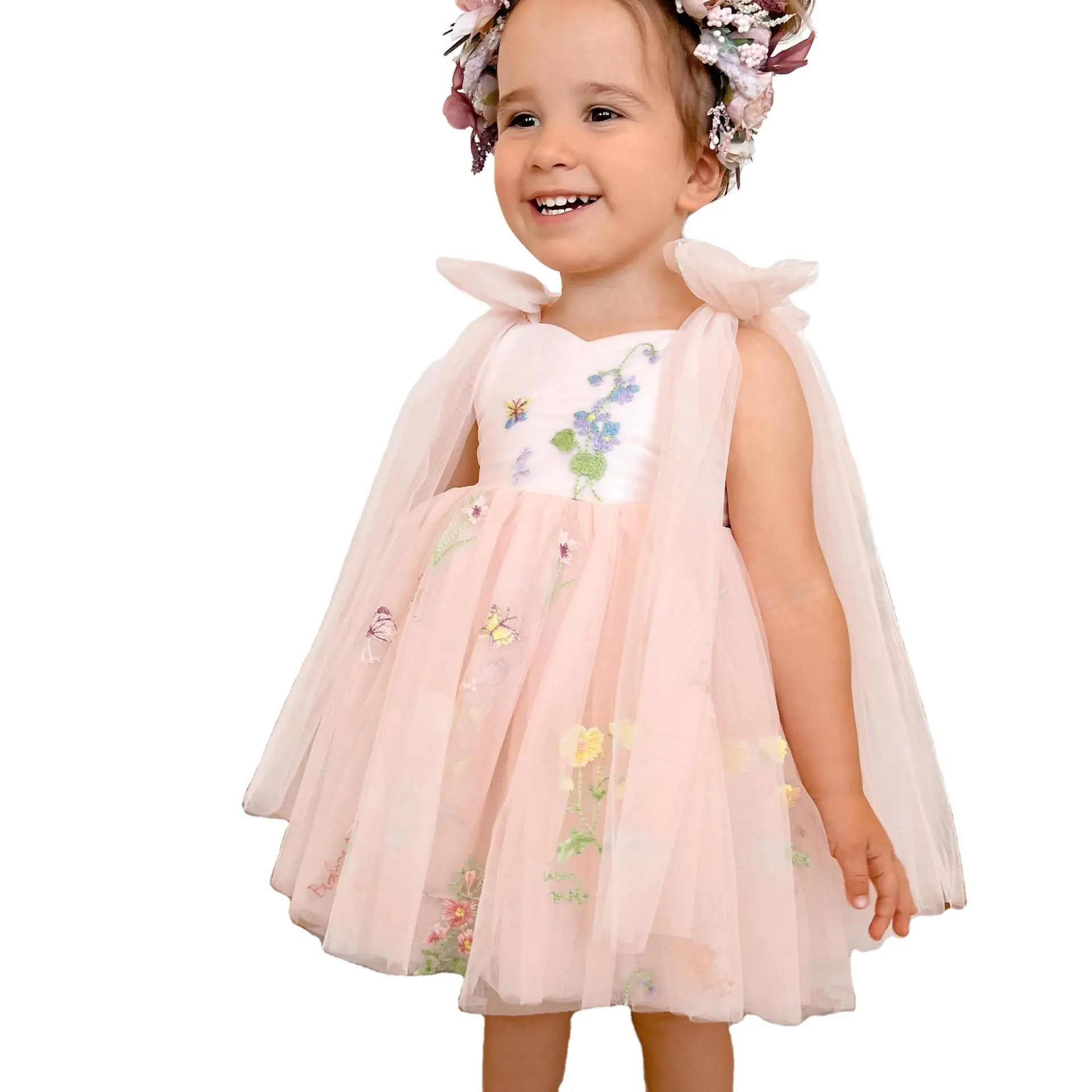 Robes de broderie pour filles avec nœud papillon