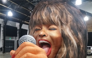 Rock Concert <strong>Inflatable</strong> Singing Singer Head Model with <strong>Microphone</strong> for Stage Decoration - Product Image 3