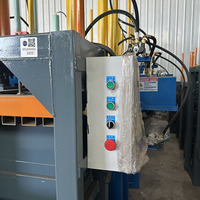 Presse à balleuses verticale hydraulique pour le compactage des bouteilles en plastique PET dans les installations de recyclage des déchets