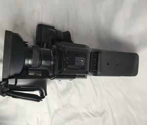 Caméra vidéo professionnelle Full HD à porter sur l'épaule MC2500 Zoom optique 12x HXR-MC2500C - Product Image 2