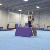 Panneau de séparation en mousse haute densité recouvert de cuir PVC, cloison autoportante modulaire connectable pour salle de sport et salle de jeux