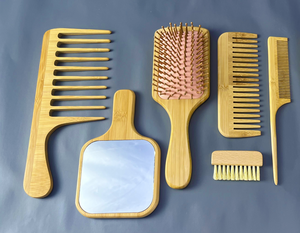 Juego de 4 peines de bambú de dientes anchos, cepillos de pelo de <span class=keywords><strong>madera</strong></span> natural <span class=keywords><strong>para</strong></span> salón con mini peine desenredante, <span class=keywords><strong>para</strong></span> uso doméstico y hotelero, en caja. - Product Image 3