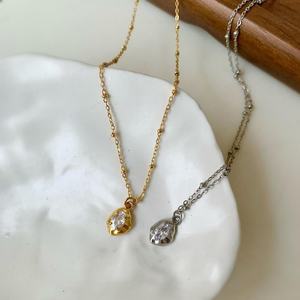 Collar con Colgante de Circonita Chapado en Oro sobre Acero Inoxidable Antideslustre, Diseño Nuevo 2025, Venta al Por Mayor para Mujer - Product Image 1