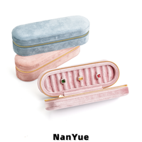 Boîtes à bijoux ovales en velours avec logo personnalisé, organiseur de bijoux portable avec fermeture éclair, boîte de rangement pour bagues de voyage, emballage de bijoux en gros
