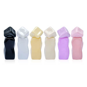 Nouvelle conception, flacon <span class=keywords><strong>de</strong></span> <span class=keywords><strong>parfum</strong></span> en verre portable <span class=keywords><strong>de</strong></span> <span class=keywords><strong>30</strong></span> <span class=keywords><strong>ml</strong></span> (1 oz), forme irrégulière <span class=keywords><strong>de</strong></span> vague d'<span class=keywords><strong>eau</strong></span>, coloré, vaporisateur - Product Image 1