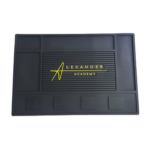 Tapis de barbier en silicone personnalisé avec logo, tapis pour outils de coiffure, tapis antidérapant résistant à la chaleur, organiseur pour tondeuses et ciseaux - Product Image 2
