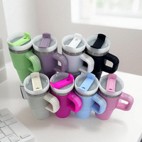Gobelet moderne de 14 oz avec poignée et couvercle en paille Tasse isolée Bouteille d'eau réutilisable en acier inoxydable Tasse de voyage Porte-gobelet amical