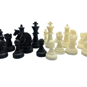 Pièces d'échecs en plastique en vrac Grand roi 95 mm Moyen roi 65 mm Fait à la main Écologique Finition en tissu velours Jeux de société et <span class=keywords><strong>jeu</strong></span> de <span class=keywords><strong>Ludo</strong></span> - Product Image 3