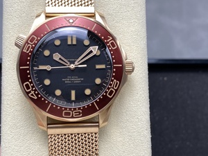นาฬิกากันน้ำคุณภาพเยี่ยม ขนาด 42 มม. VS Factory 300M Diver สีโรสโกลด์ VSF ตัวเรือนเหล็กกล้า กลไก 8806 หน้าปัดดำดำน้ำ ขนาด 13.7 มม. - Product Image 1