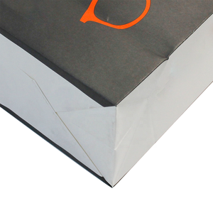 ถุงของขวัญบรรจุภัณฑ์ดีไซน์หรูหราทันสมั<span class=keywords><strong>ย</strong></span>ปี 2023 พร้อมโลโก้ของคุณเอง ถุงกระดาษใส่แว่นตาพร้อมหูหิ้ว สำหรับร้านแว่นตา - Product Image 3