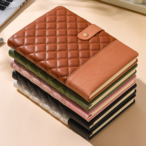 Cuaderno de cuero PU de alta calidad personalizado, cuaderno de viajero personalizado con empalme de rejilla con logotipo A5, cuaderno de diario personalizado - Product Image 1