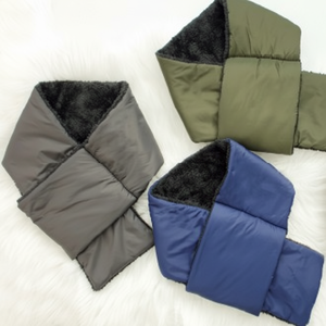 Sciarpa lavorata a vapore con imbottitura - Product Image 1