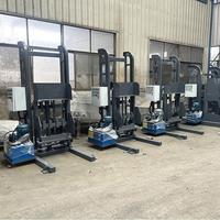 Machine à Basculer Électrique Hydraulique Intégrée 240l Tambour en Plastique Lève Vertical Peut Être Personnalisée Poubelle Ascenseur Machine à Déchets
