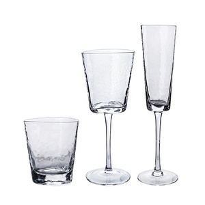 <span class=keywords><strong>Gobelet</strong></span> en verre style Triangle, 1 pièce, marteau de verre à vin <span class=keywords><strong>rose</strong></span> clair avec bord en or, vente en gros - Product Image 2